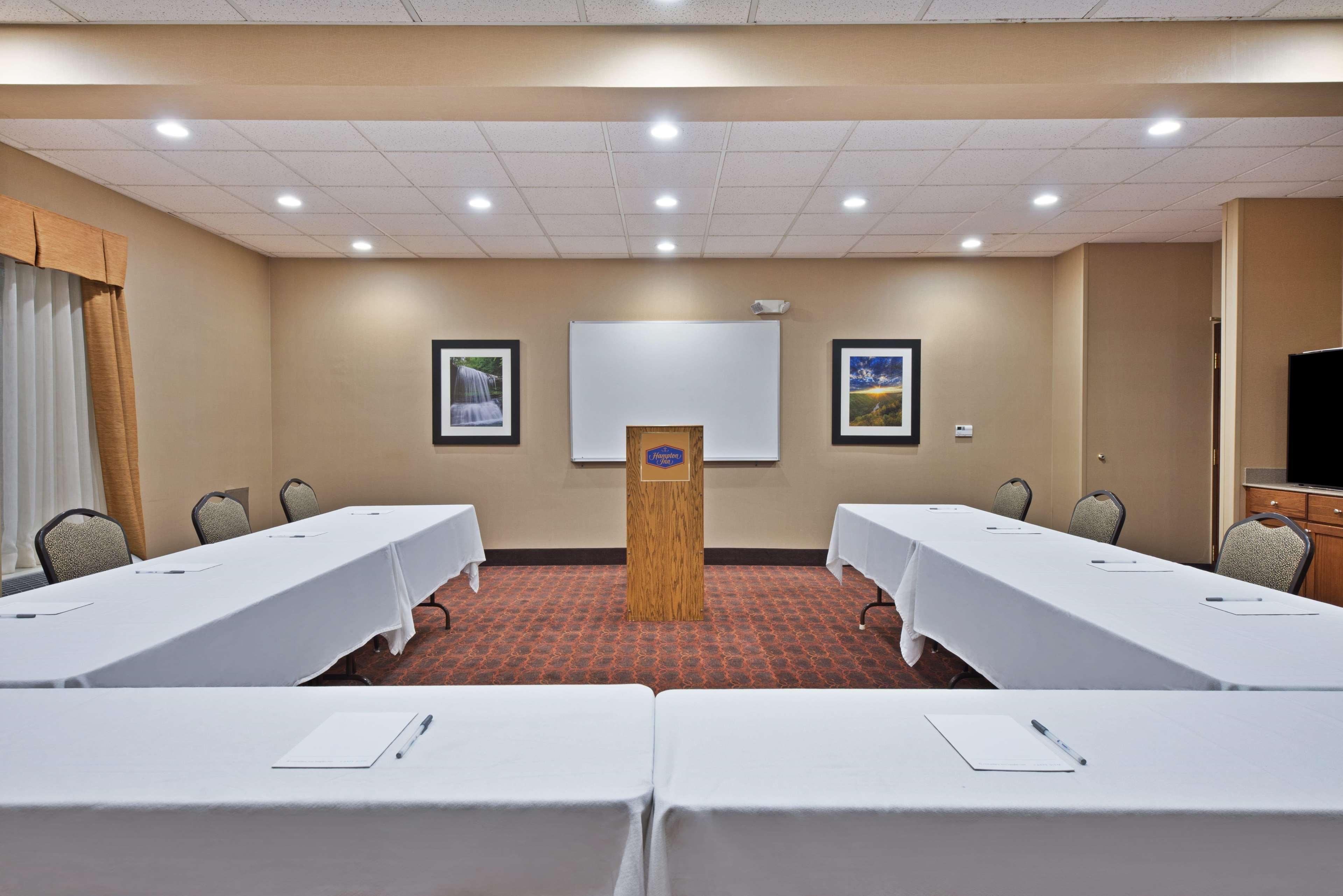 Hampton Inn Winfield Teays Valley Экстерьер фото