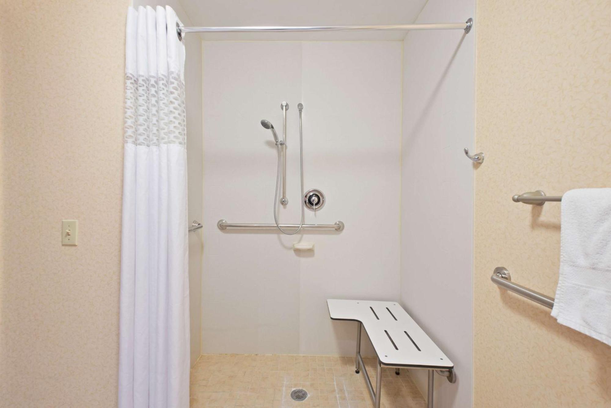 Hampton Inn Winfield Teays Valley Экстерьер фото