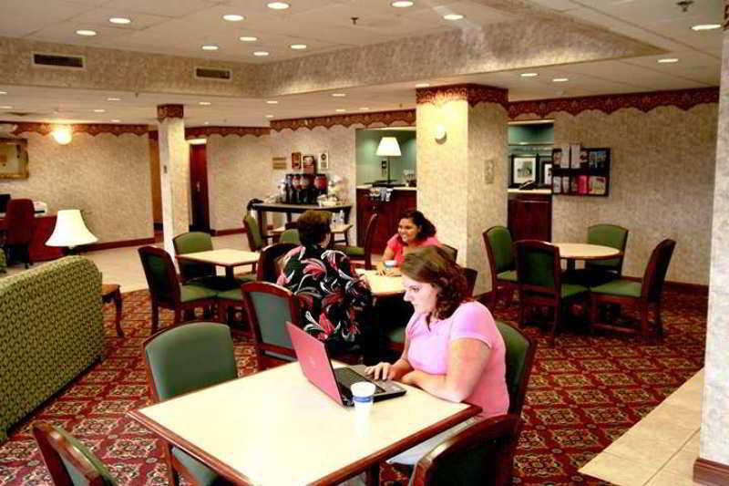 Hampton Inn Winfield Teays Valley Ресторан фото